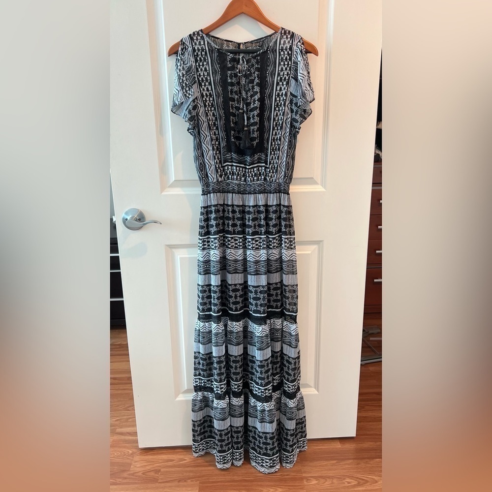White House Black Market Women's
Flutter-Sleeve Printed Woven Maxi Dress
